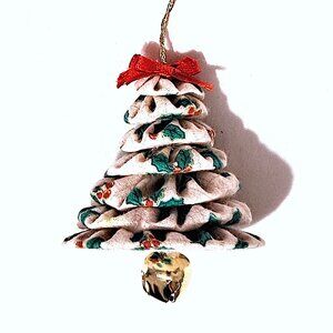 Handmade “Yo-yo Scrunchie” Christmas Tree Ornament wht with holly leaf details